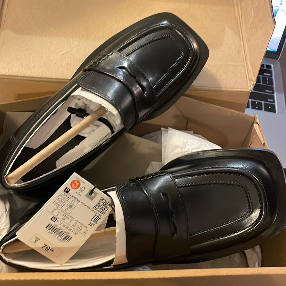 ZARA SQUARE TOE LEATHER LOAFERS